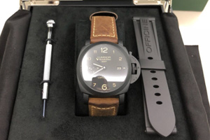 沛纳海LUMINOR1950系列PAM00441旧手表回收多少钱一个