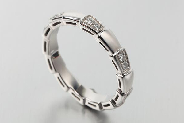 钻石戒指首饰回收依材质而定？