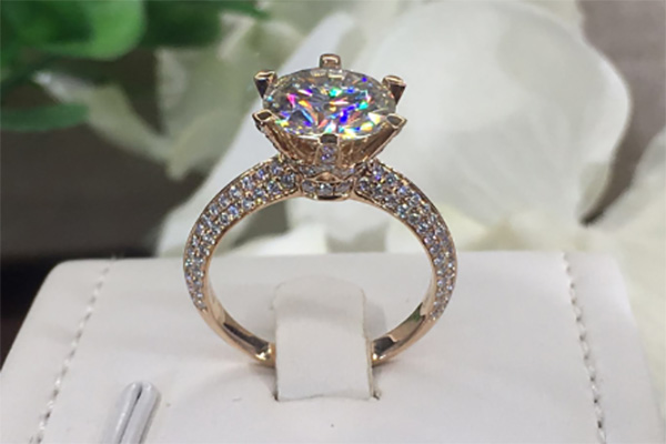 周六福18k金钻石戒指回收价格是多少