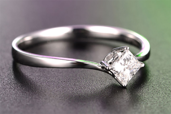  11万金伯利钻石戒指卖多少钱