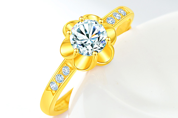 老凤祥钻石戒指可以回收值多少钱