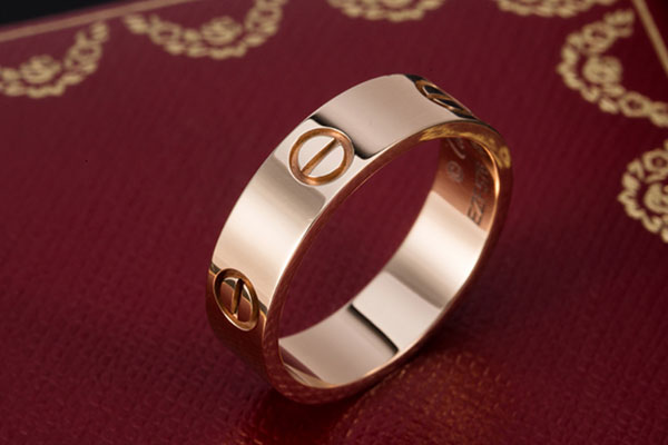 卡地亚750金属材质的戒指回收多少钱一克