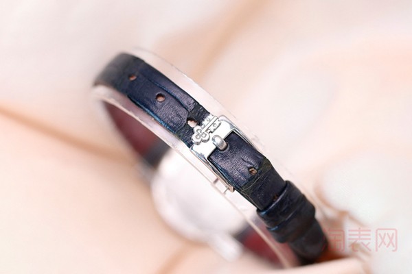二手昆仑白圆盘石英女士MW380手表带展示图