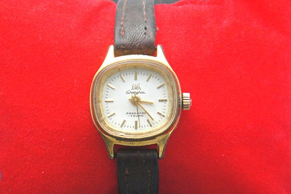 旧老款上海手表整体