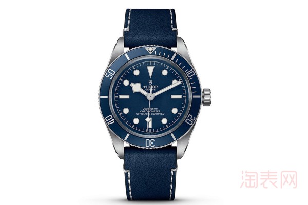 二手碧湾系列蓝盘手表展示图