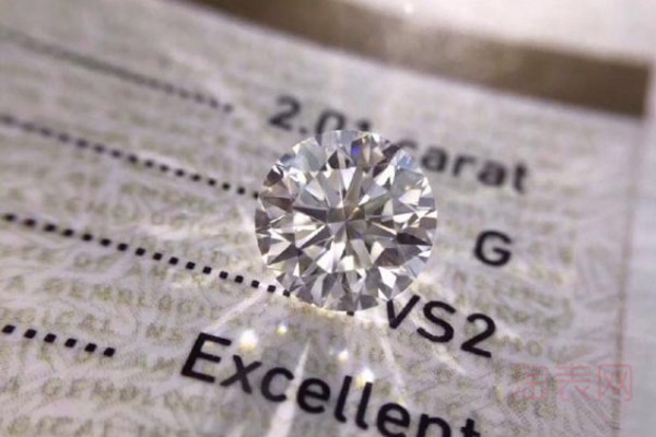钻石回收折旧价多少钱鉴定师如何估算