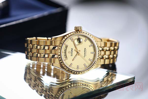 1万块的梅花手表回收多少钱