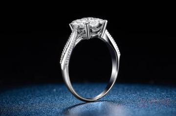 周生生钻石戒指可以回收吗  能卖多少钱 