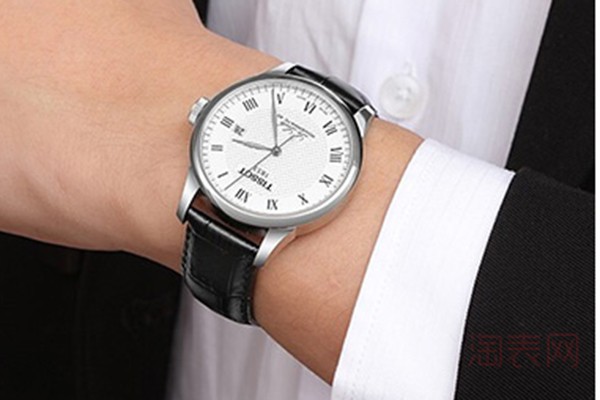 一个二手的天梭力洛克手表能卖多少钱