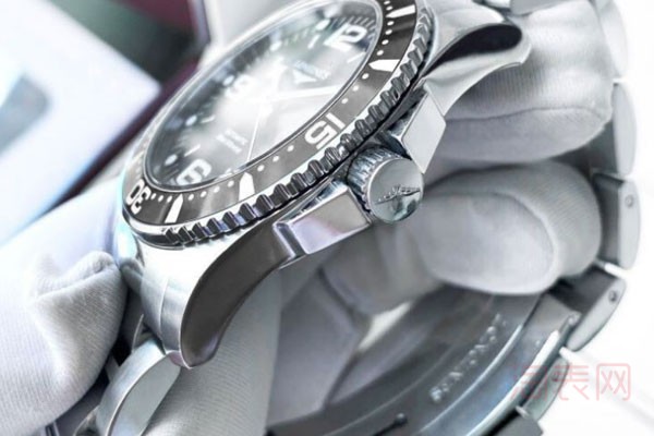 价位合理的浪琴黑康手表回收价格如何？